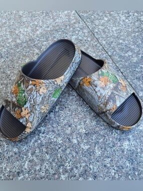 Nike camo slides